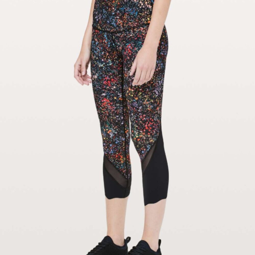 Lululemon Wunder Under Crop II *Scallop 24" Flowerescent Multi size 8